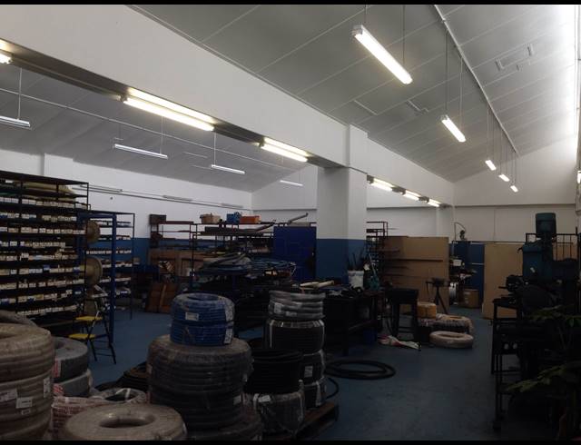500M² FACTORY TO LET IN PAARDEN EILAND